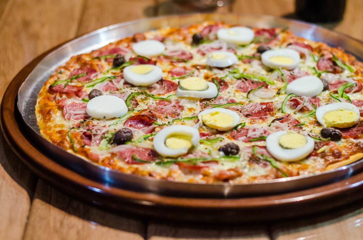 Tu pizza cuesta MX$50 más en la app — y no es el envío, es la comisión
